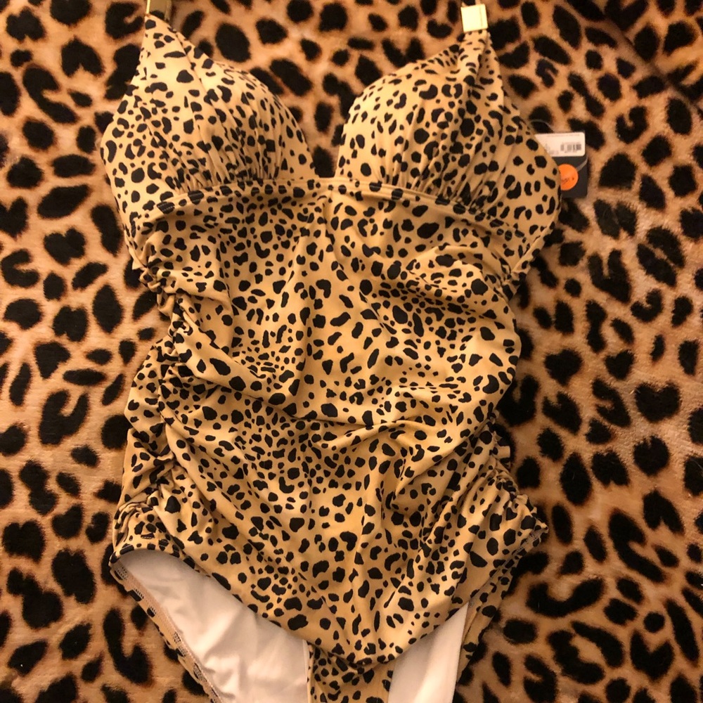 NWT VS pink swimsuit sz small leopard print